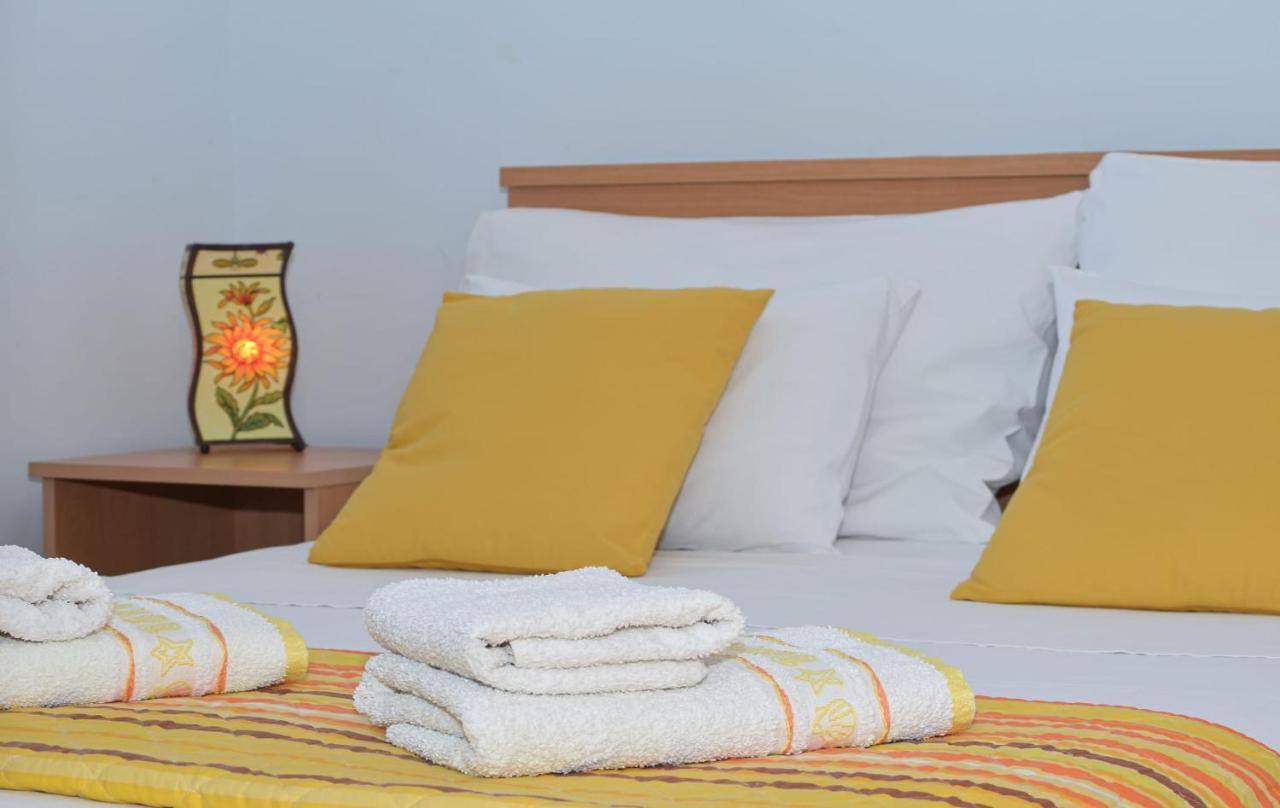 Apartments Santo Trogir - Okrug Gornji Екстериор снимка