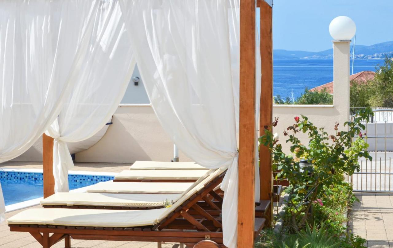 Apartments Santo Trogir - Okrug Gornji Екстериор снимка