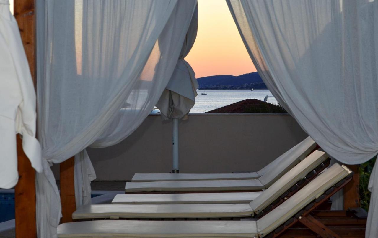 Apartments Santo Trogir - Okrug Gornji Екстериор снимка