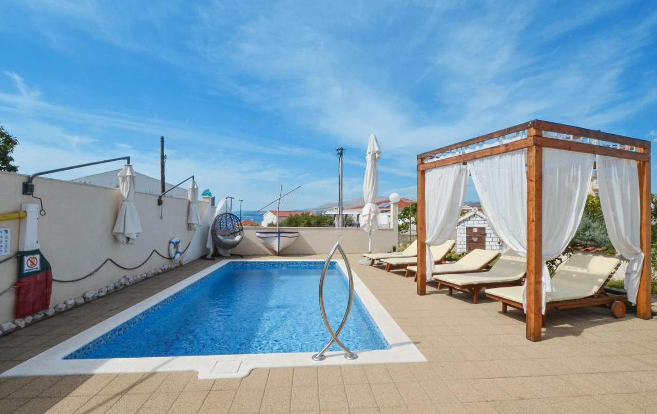Apartments Santo Trogir - Okrug Gornji Екстериор снимка