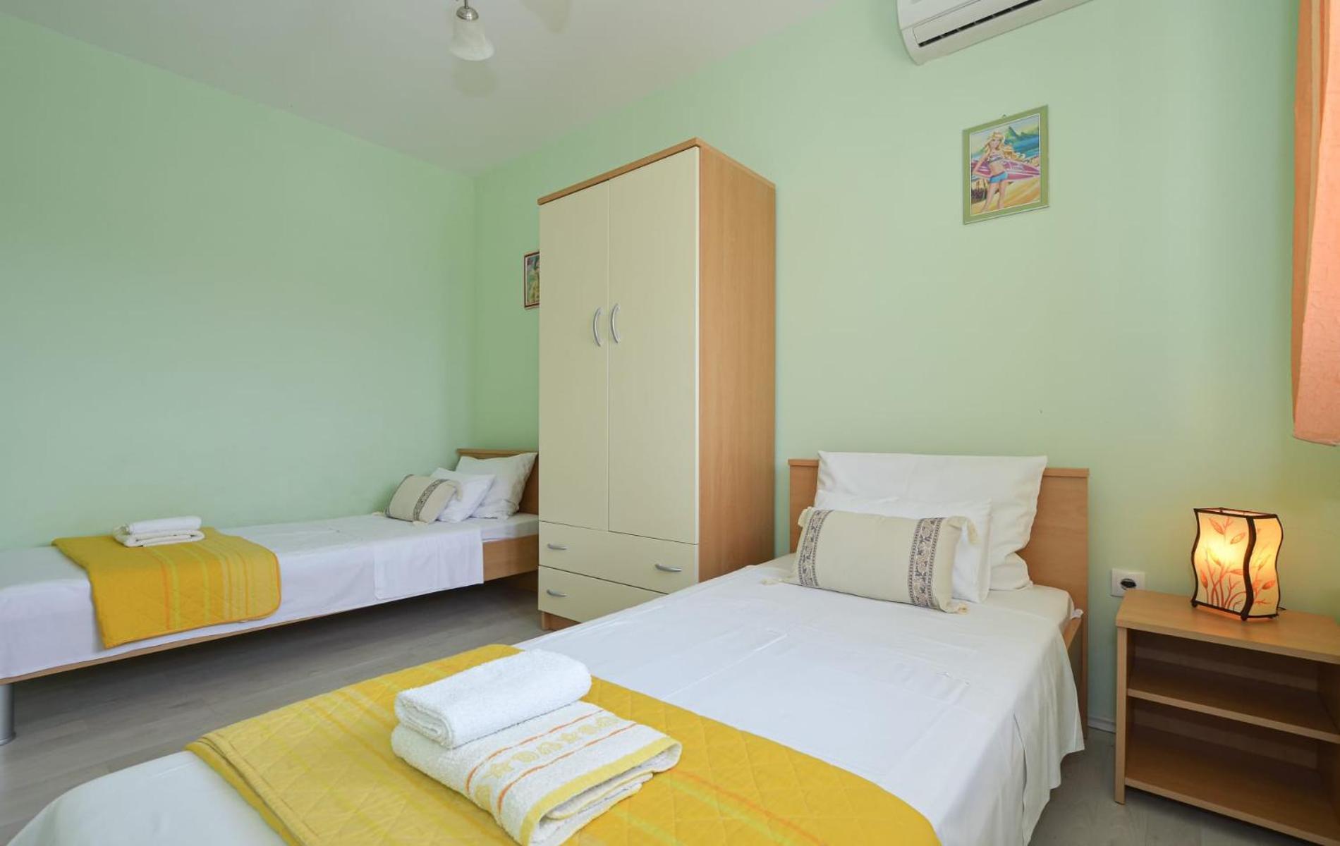 Apartments Santo Trogir - Okrug Gornji Екстериор снимка