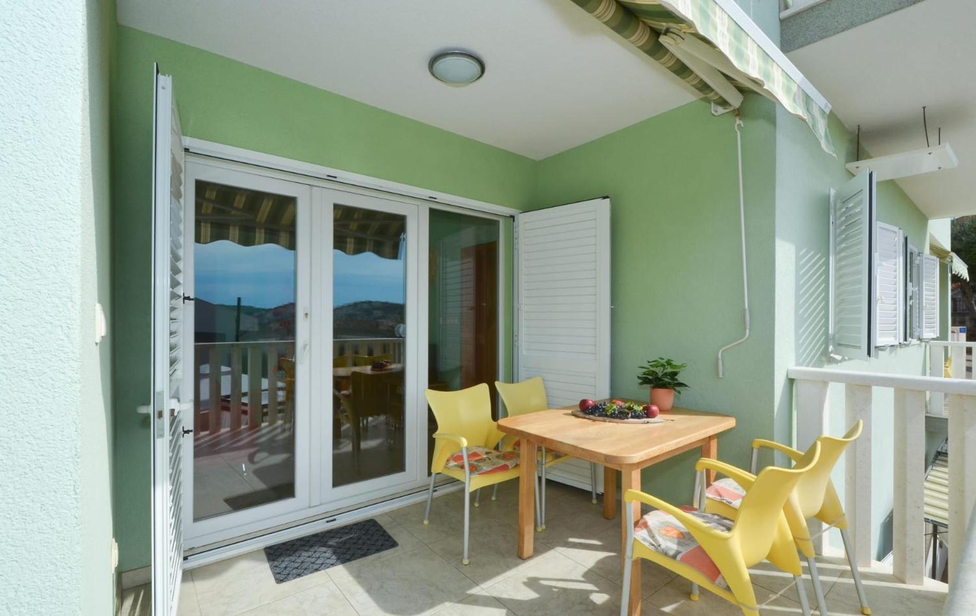 Apartments Santo Trogir - Okrug Gornji Екстериор снимка
